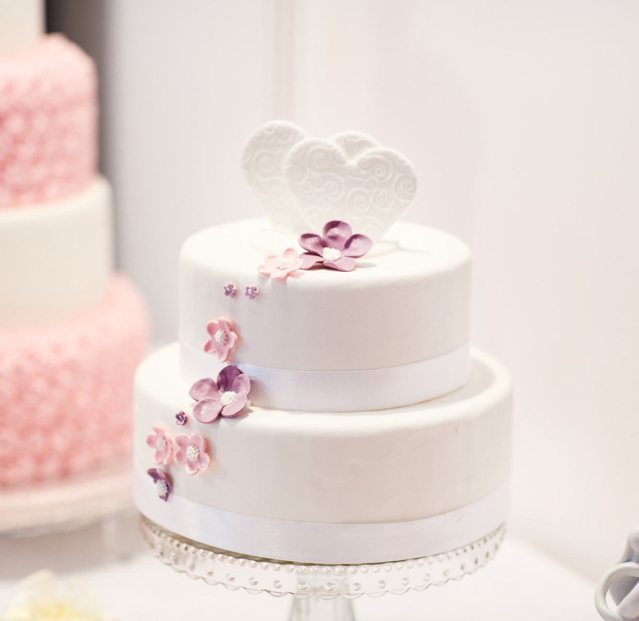 wedding-cake-1704427_1920